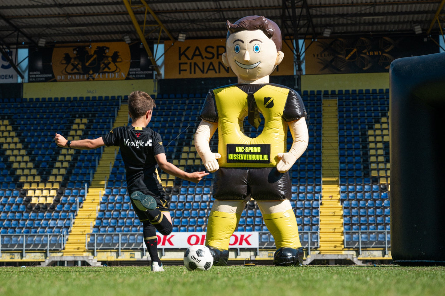 NAC Stropdas Schieten | Luchtkussen Huren Jump Express